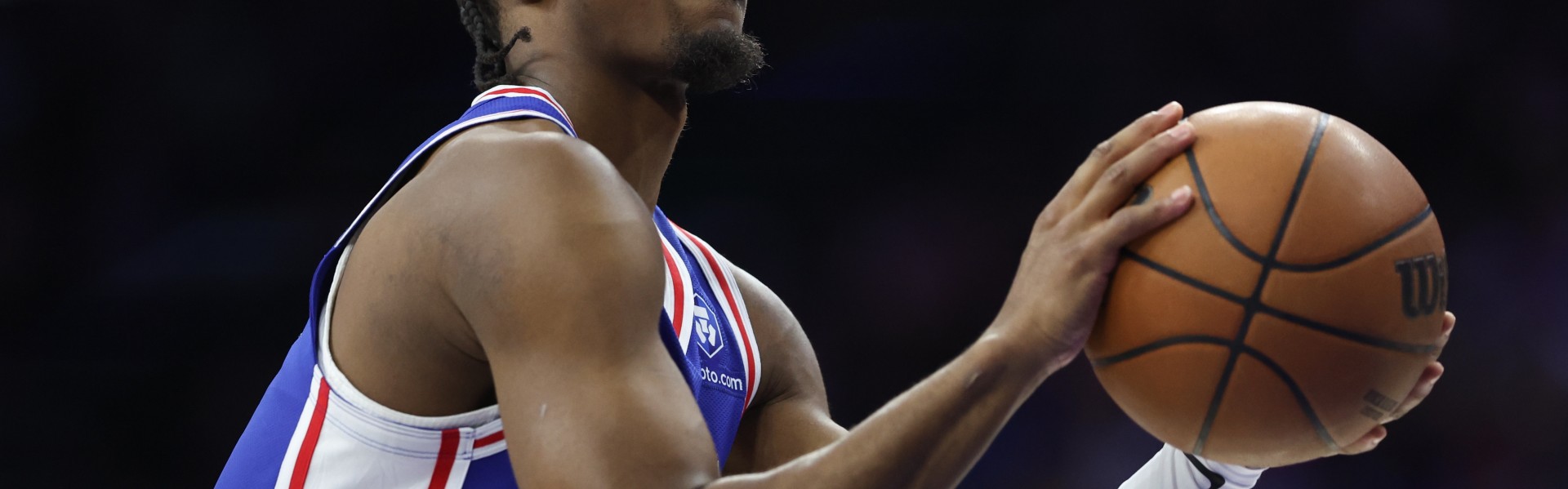 9393体育官方网站-正负值+11最高！马克西半场9中4拿到14分3助 三分6中2