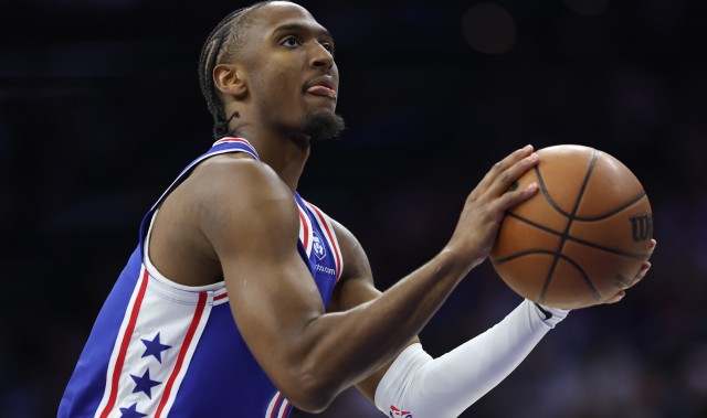 9393体育官方网站-正负值+11最高！马克西半场9中4拿到14分3助 三分6中2