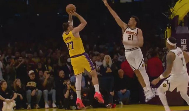 9393体育官方网站-东契奇绝杀掘金，季后赛预演！这场球太刺激了