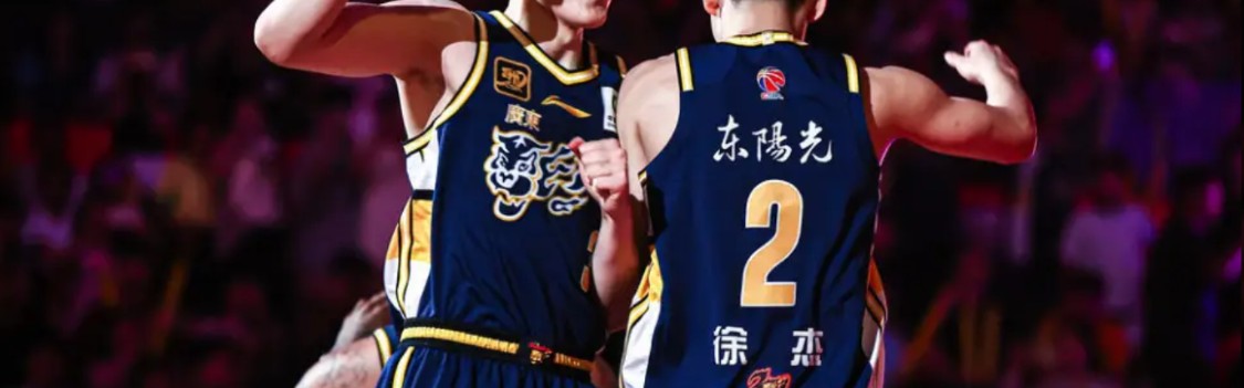 9393体育官方网站-终于找到化学反应！白矮皆得分上双，杜锋手握甜蜜赛程助双枪磨合