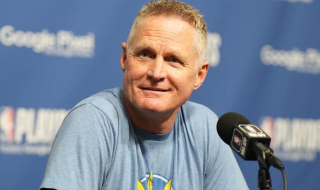 无愧十五大！科尔关键时刻祭出奇招助勇士逆转