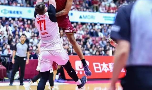 9393体育APP-又要开盲盒！场均14.8分7.2板强人加盟传统劲旅，首秀或对阵黑马