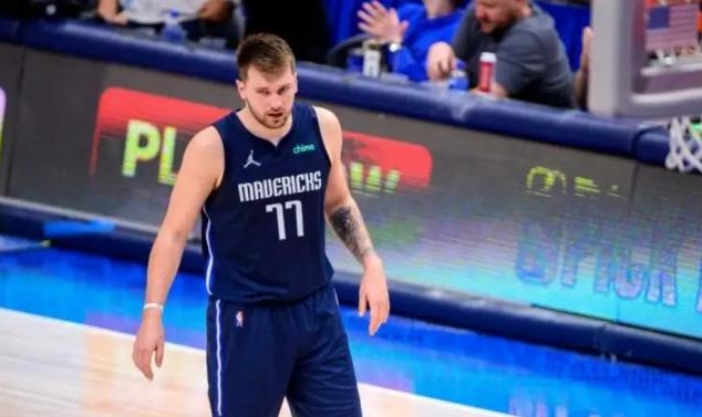 9393体育注册登录-再度空砍40+ 防守缺陷令东契奇篮球生涯终交学费